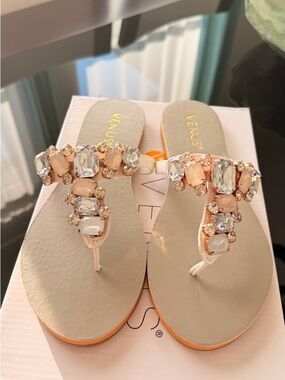 VENUS Elegant Peach/Silver Jeweled Thong Sandals (Size: 7) NWT